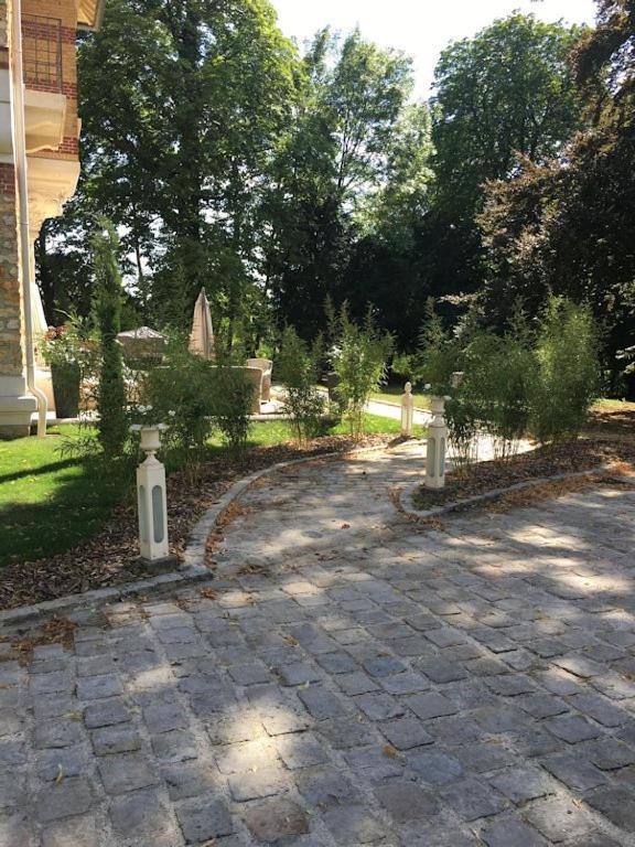 Bed and Breakfast Chateau De La Feuilleraie Saint-Leu-la-Foret Exterior foto