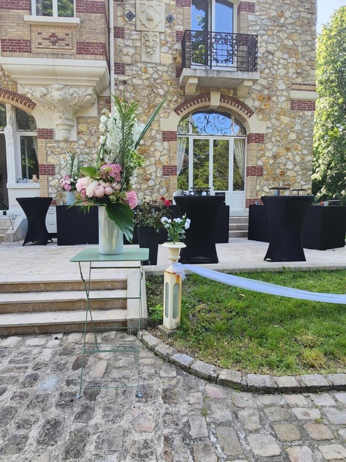 Bed and Breakfast Chateau De La Feuilleraie Saint-Leu-la-Foret Exterior foto