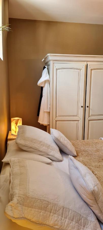 Bed and Breakfast Chateau De La Feuilleraie Saint-Leu-la-Foret Exterior foto